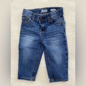 Oshkosh Bgosh Straight Leg Jeans 9 Months. Kept in great condition and worn 2x